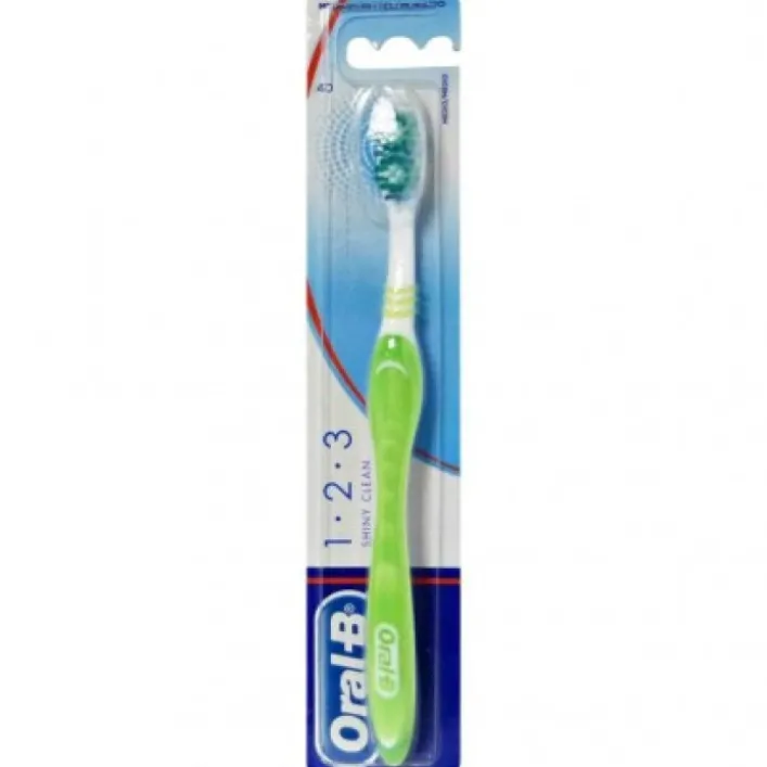 Oral-B Shiny Clean Spazzolino Manuale Medio